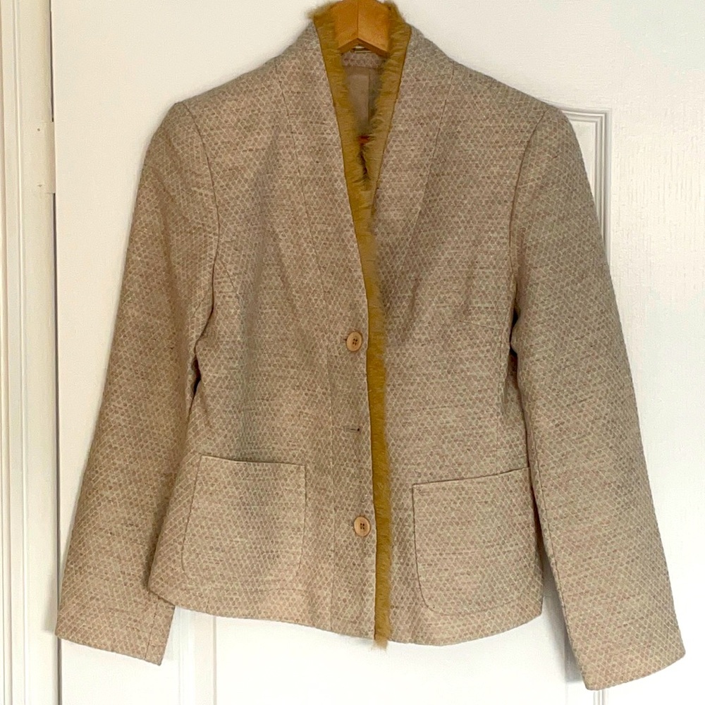 Wanko faux fir trim suit jacket.
